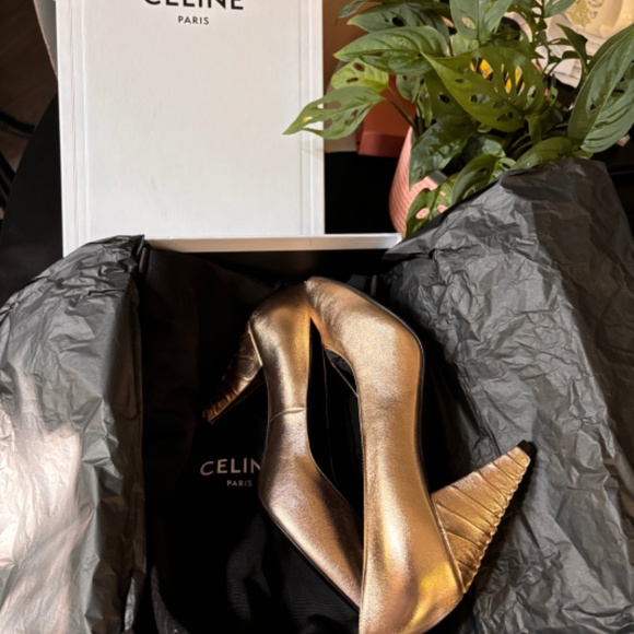 NWT Celine Metallic Leather Slip On Pointed Toe Creased Heel Pump Gold - Picture 2 of 8